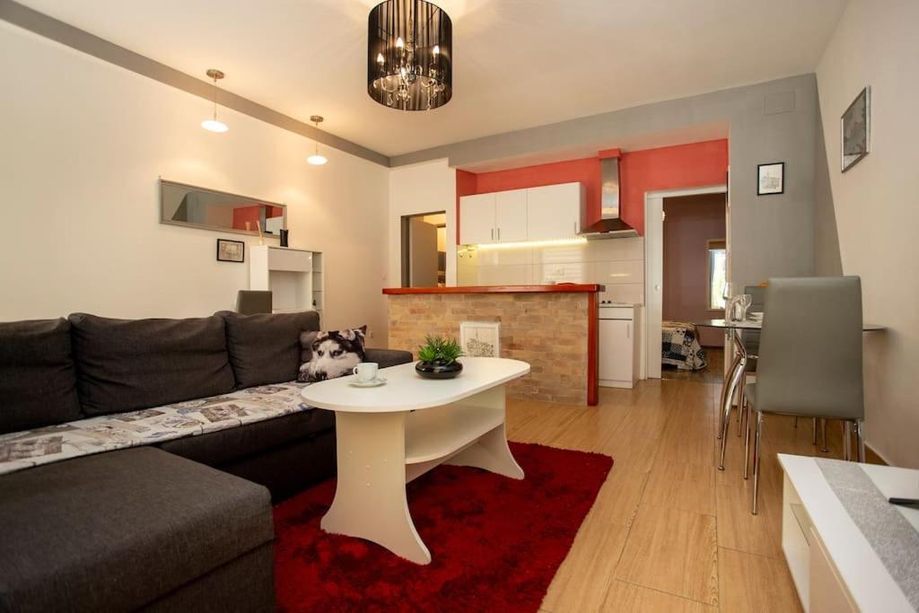 דירות Apartman Den,Rovinj Oaza U Centru Grada I Besplatnim Parkingom מראה חיצוני תמונה