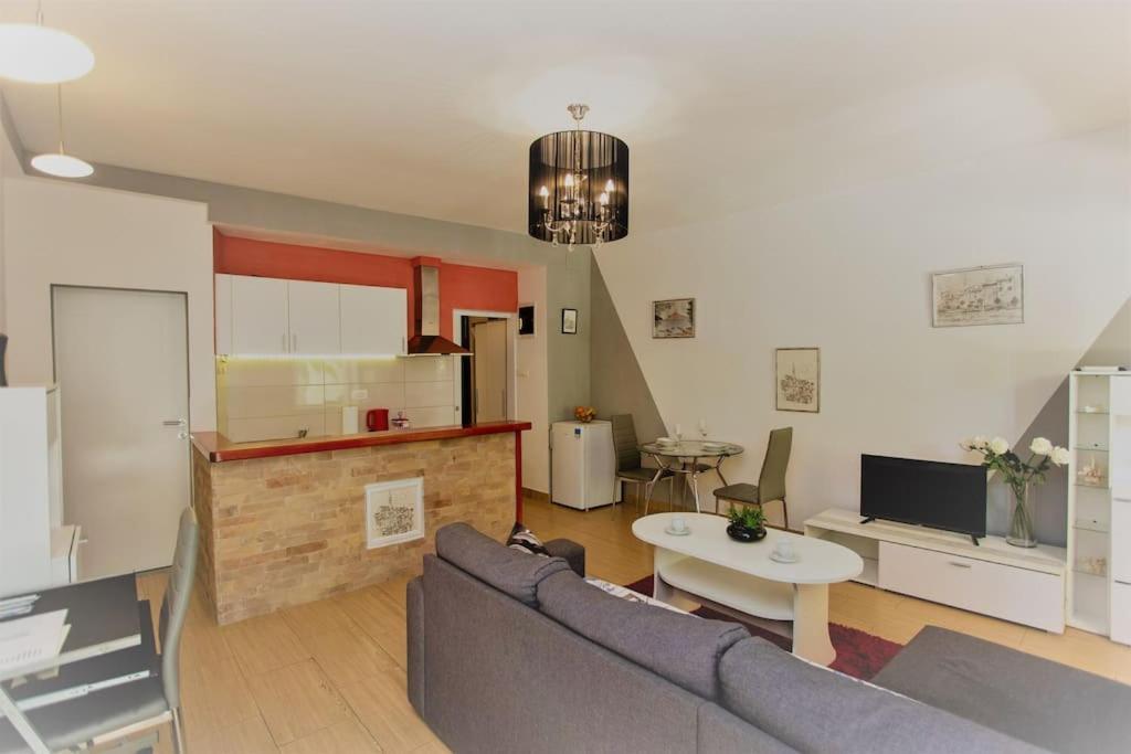 דירות Apartman Den,Rovinj Oaza U Centru Grada I Besplatnim Parkingom מראה חיצוני תמונה