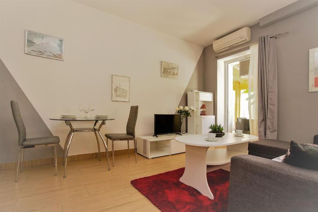 דירות Apartman Den,Rovinj Oaza U Centru Grada I Besplatnim Parkingom מראה חיצוני תמונה
